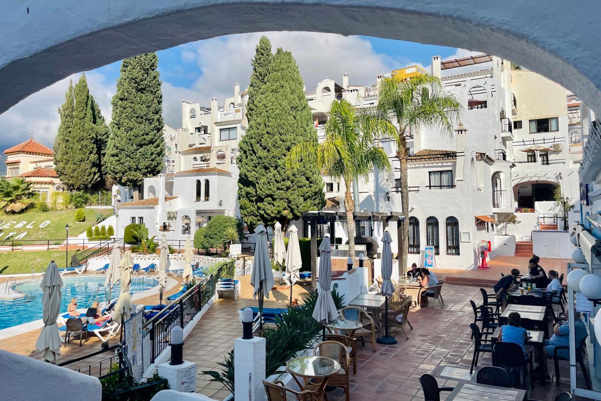 בנאלמדנה Freshly Renovated, Modern Penthouse Pueblo Evita! מראה חיצוני תמונה
